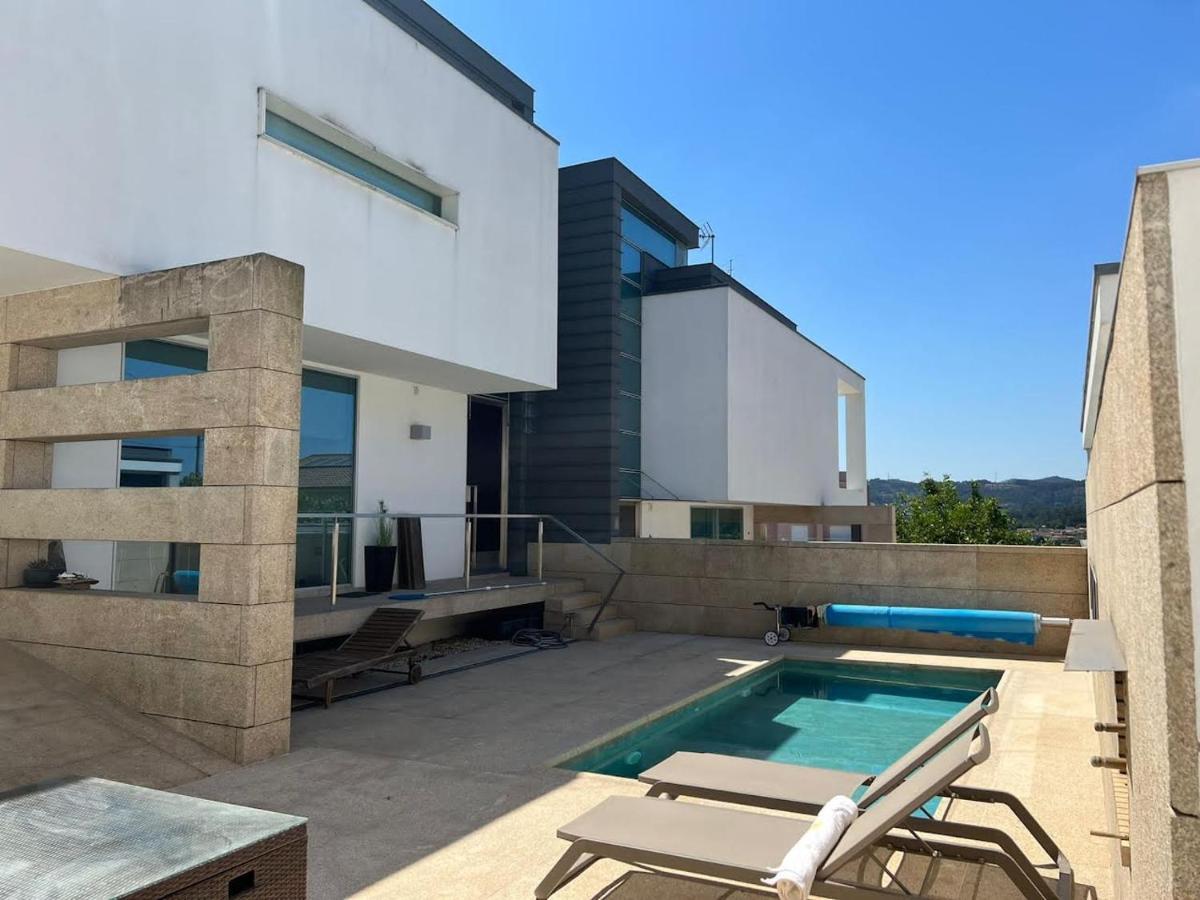 Moradia Lux Rr Com Piscina